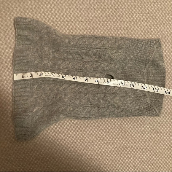 HOST PICK! 100% Cashmere Dog Sweater Size Small - Picture 6 of 8